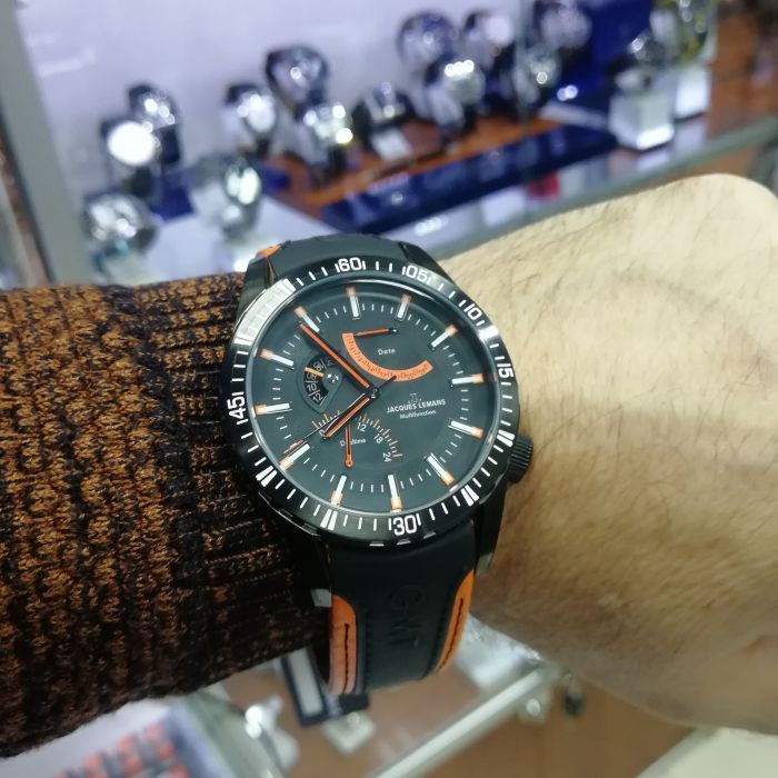 Jacques Lemans  1-1584G на руке