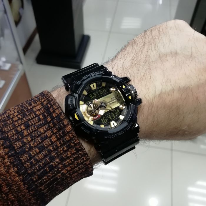 Casio G-Shock GBA-400-1A9 вид на руке