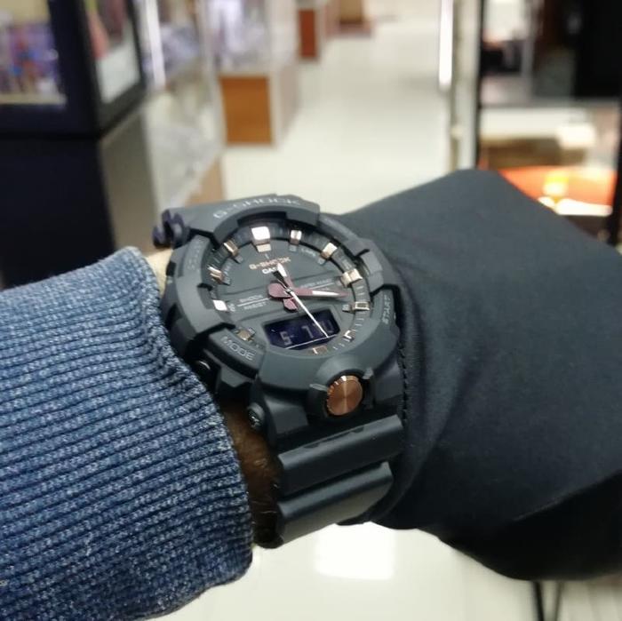 Casio G-Shock GA-810B-1A4 НА РУКЕ