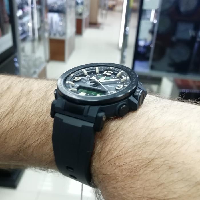 PRG-600Y-1E на руке PRG-600Y-1E на руке