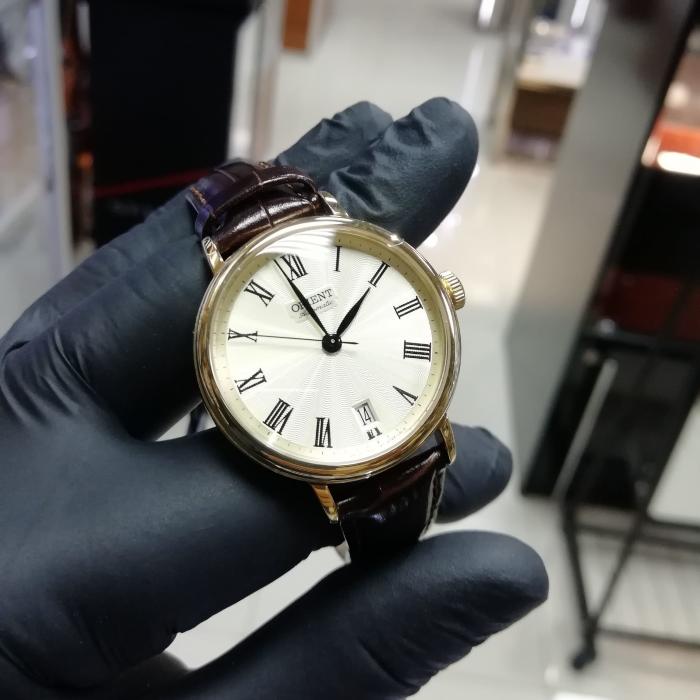 FER2K003C0 на руке