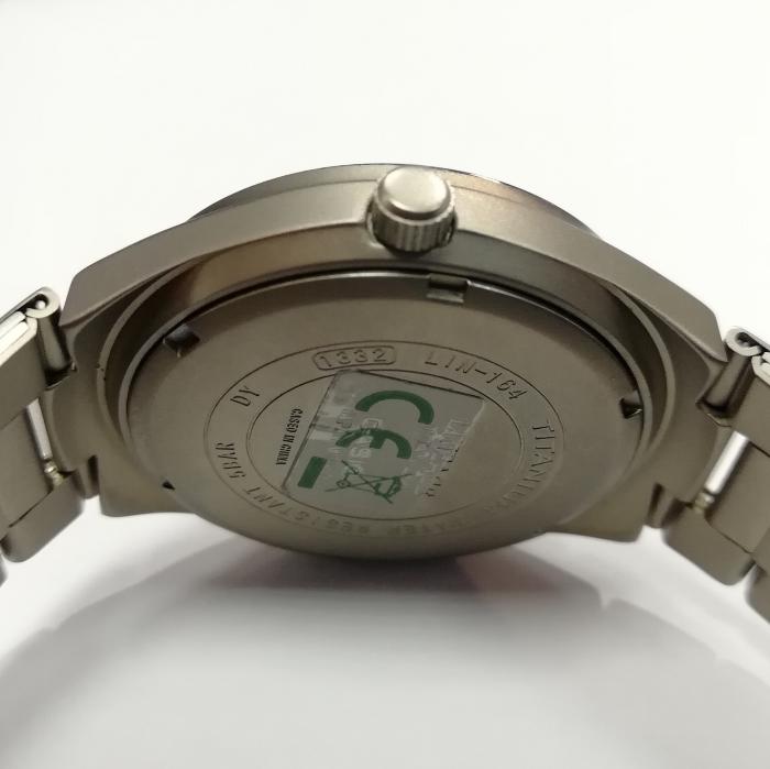Часы Casio LIN-164-8A вид сзади на крышку. Часы Casio LIN-164-8A вид сзади на крышку.