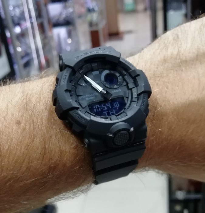 GBA-800-1A на руке GBA-800-1A на руке