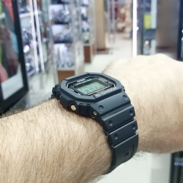 Casio DW-5600E-1V
