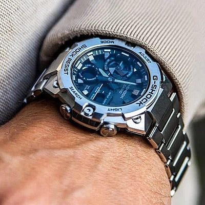 часы Casio G-Shock GST-B400D-1A на руке