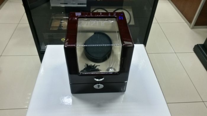 Виндер WW-8096-MAC для механических часов с автоподзаводом общий вид Виндер WW-8096-MAC для механических часов с автоподзаводом общий вид