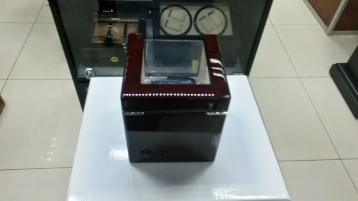 Виндер WW-8096-MAC для механических часов с автоподзаводом вид сзади Виндер WW-8096-MAC для механических часов с автоподзаводом вид сзади