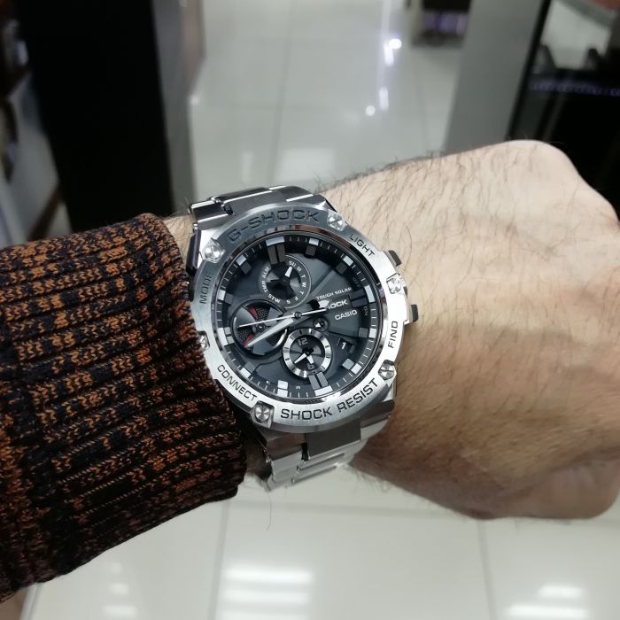 Casio G-Shock GST-B100D-1A на руке Casio G-Shock GST-B100D-1A на руке