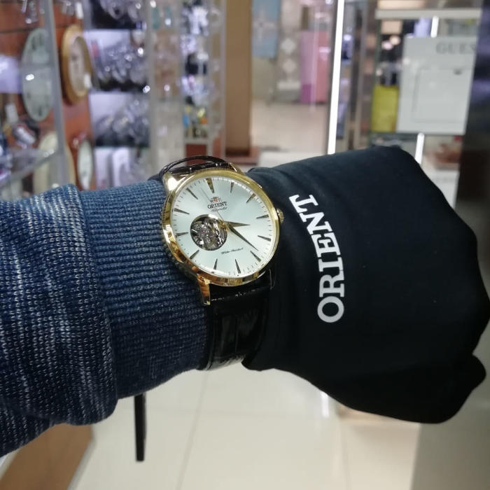 FAG02003W0 на руке FAG02003W0 на руке